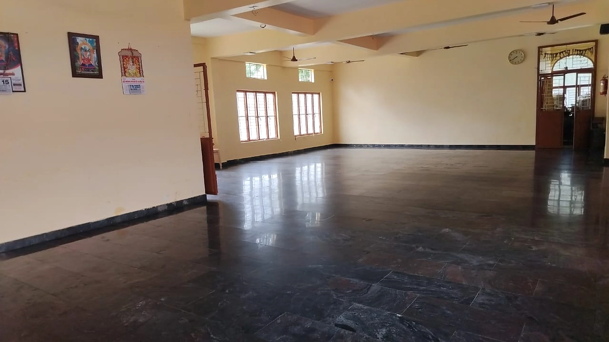 S.M.B. Viruthinar Mahal spacious hall interior